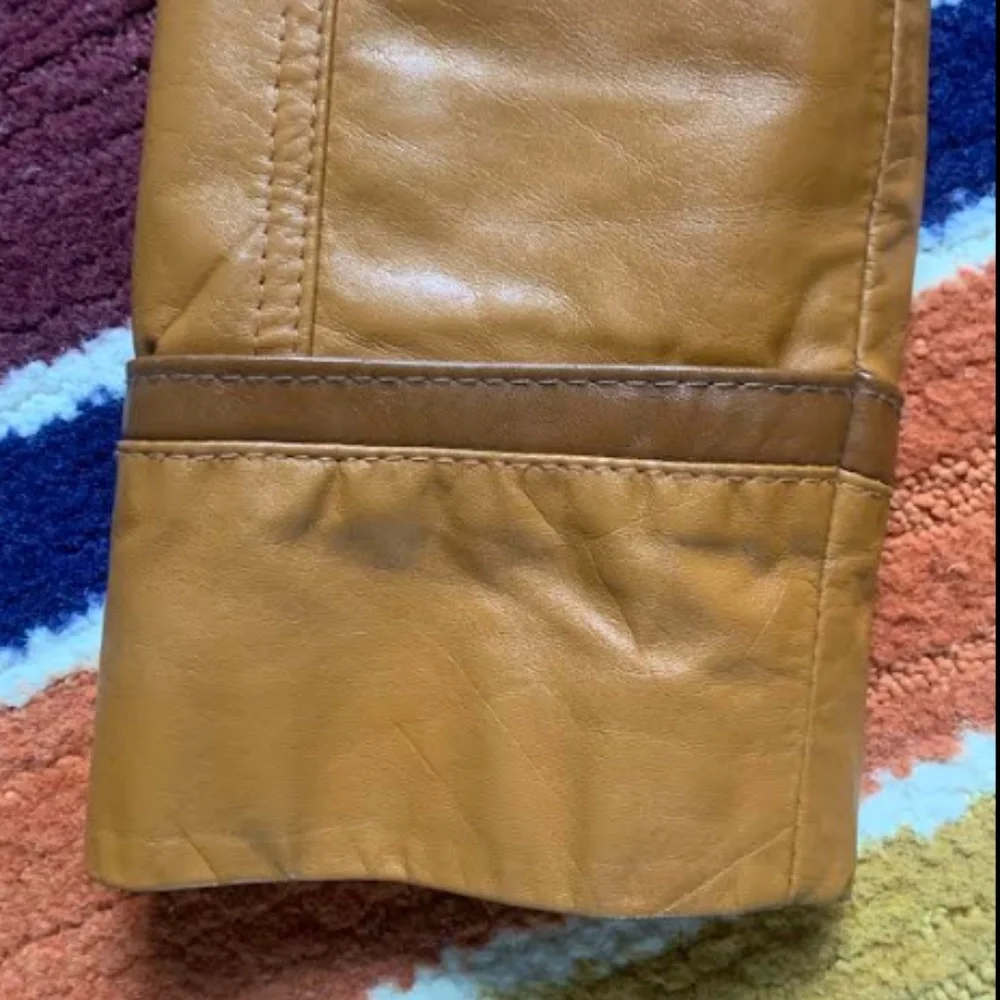 Vintage Leather Trench - Picture 5 of 15